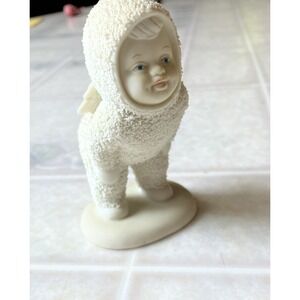 DEPT 56. SNOW BABIES White Kissing Snow Baby Bent Over (No Box)‎